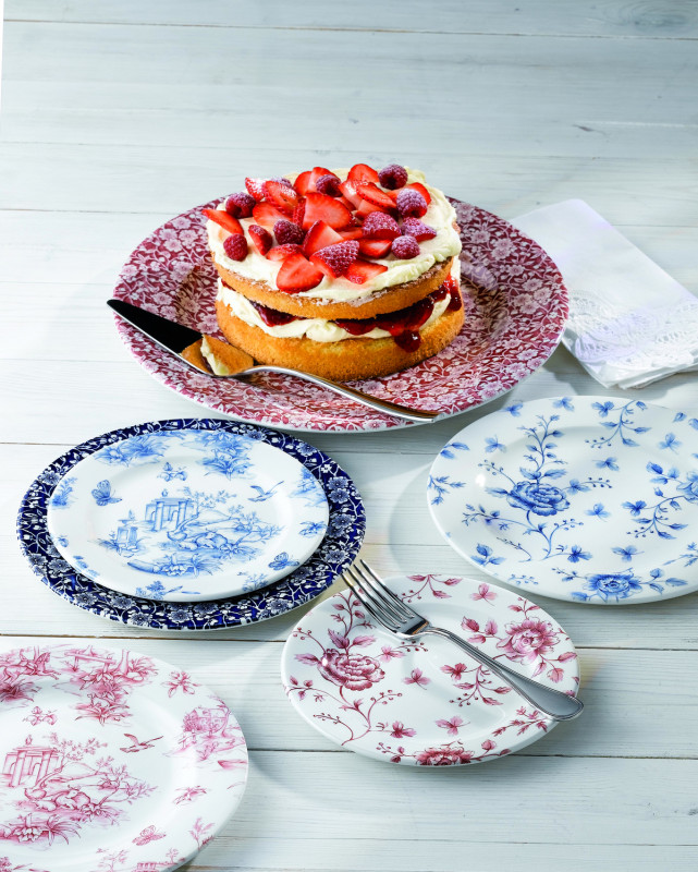 Assiette plate rond Rose Chintz Cranberry porcelaine Ø 30,5 cm Vintage Prints Churchill